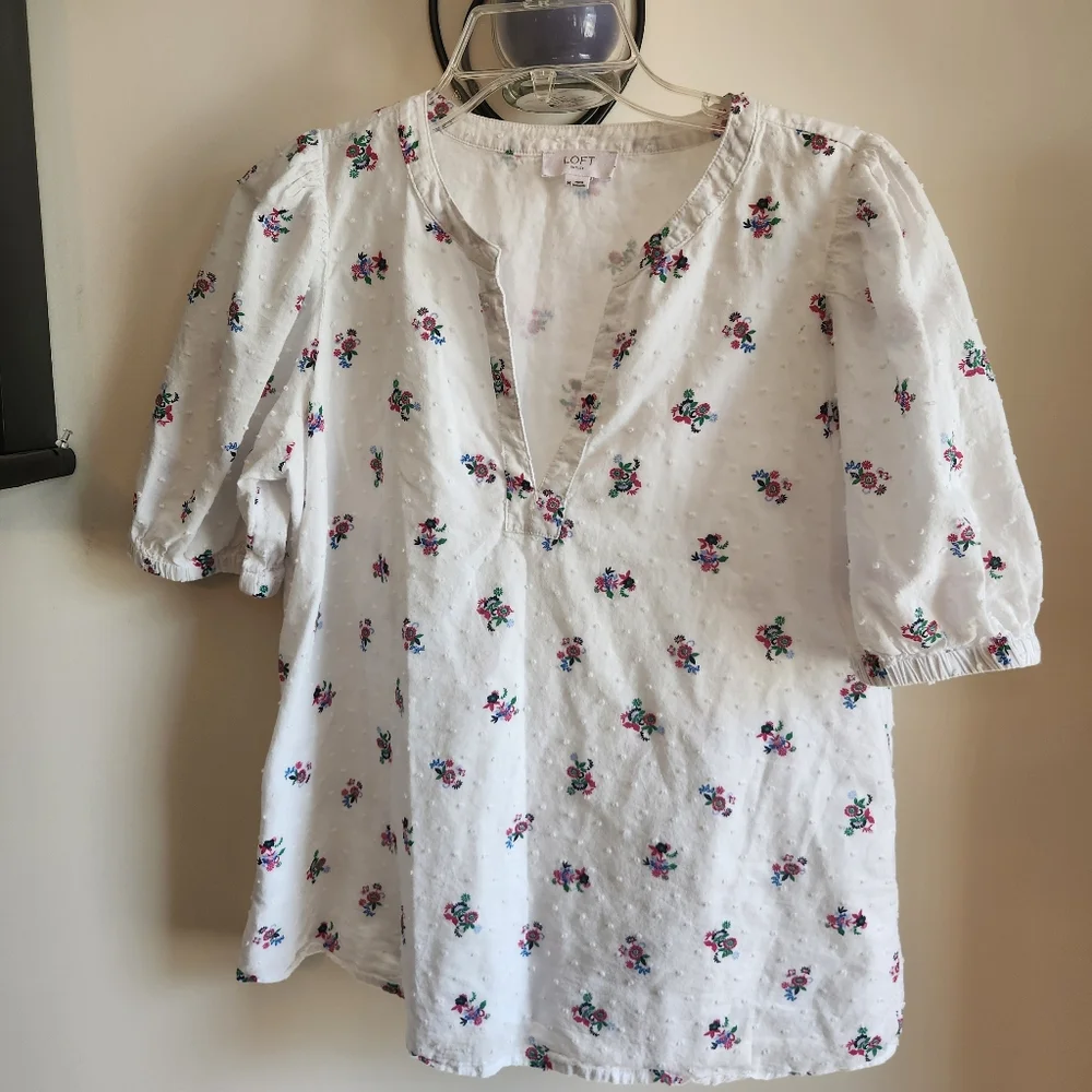 LOFT Womens Size Medium White Blouse with Floral Embroidery And Split Vee Neck